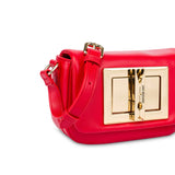 Borsa a tracolla con placca dorata rosso