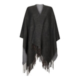 Poncho con logo e frange grigio