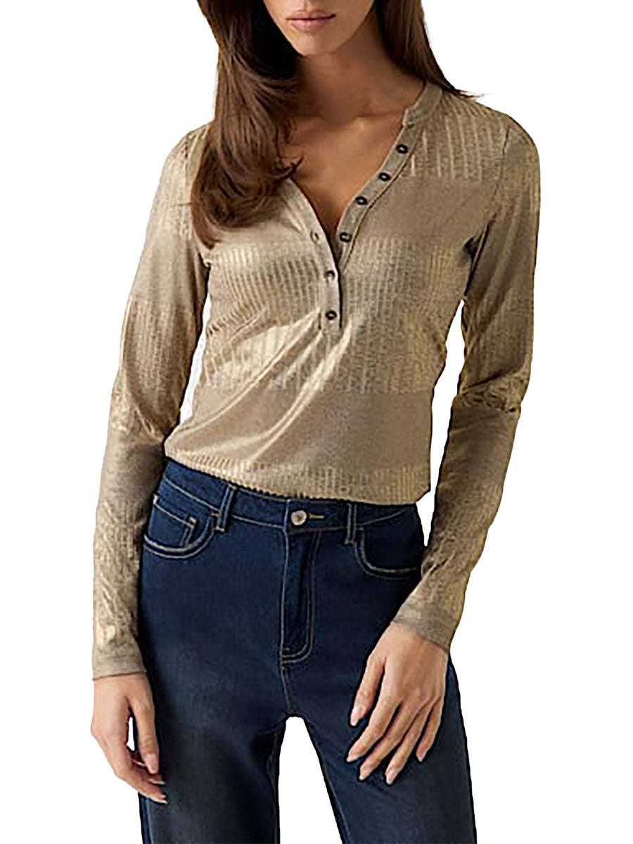 Esplorare Tendenze Attuali nell'Abbigliamento Donna: Una Guida