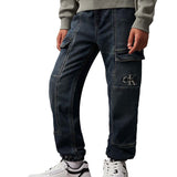 Jeans jogger con tasconi in denim scuro