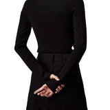 Maglione slim con cut on sul fianco nero