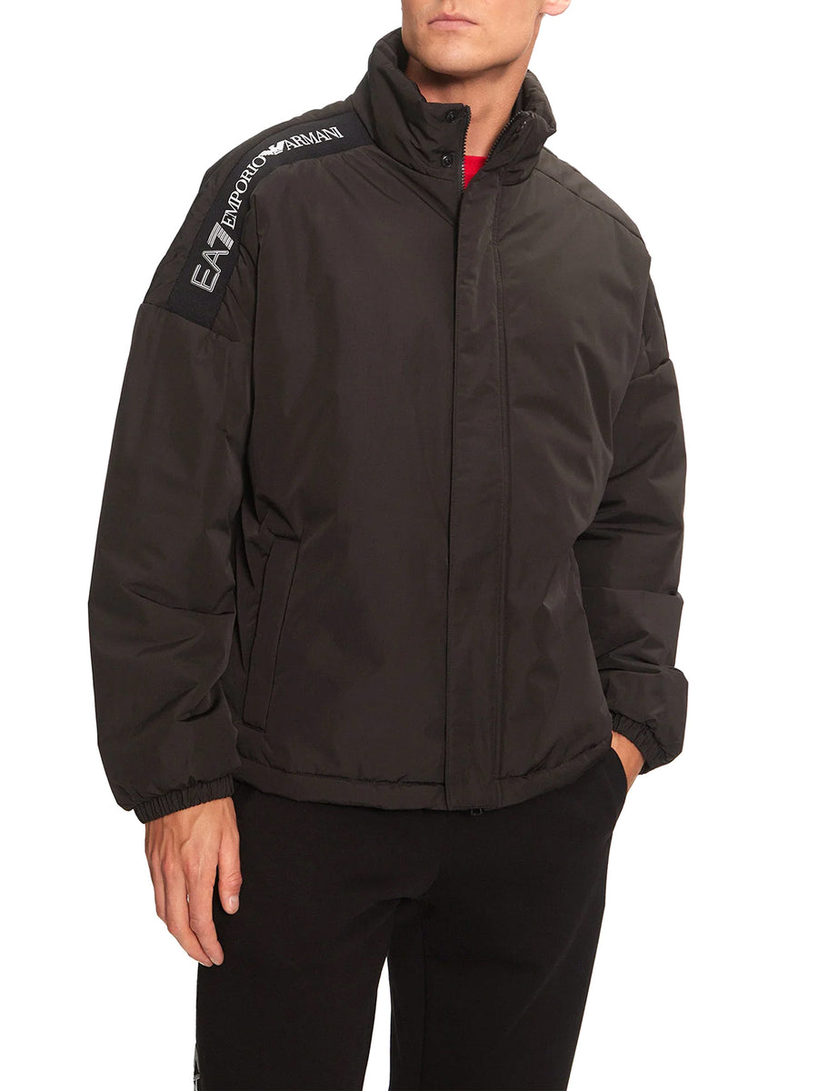 Bomber con zip logo tape sulla spalla nero