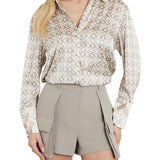 Camicia con polsini a contrasto in fantasia beige