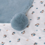 Copertina peluche pompon azzurro