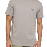 T-shirt manica corta badge logo sul petto grigio