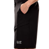 Shorts gargo in tessuto tecnico nero