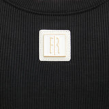 Top a costine con logo patch nero
