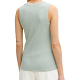 Top a costine con logo patch salvia