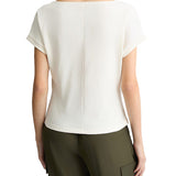 T-shirt con scollo asimetrico e dettaglio gioiello bianco