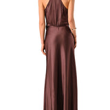 Abito lungo in raso con scollo halter cioccolato