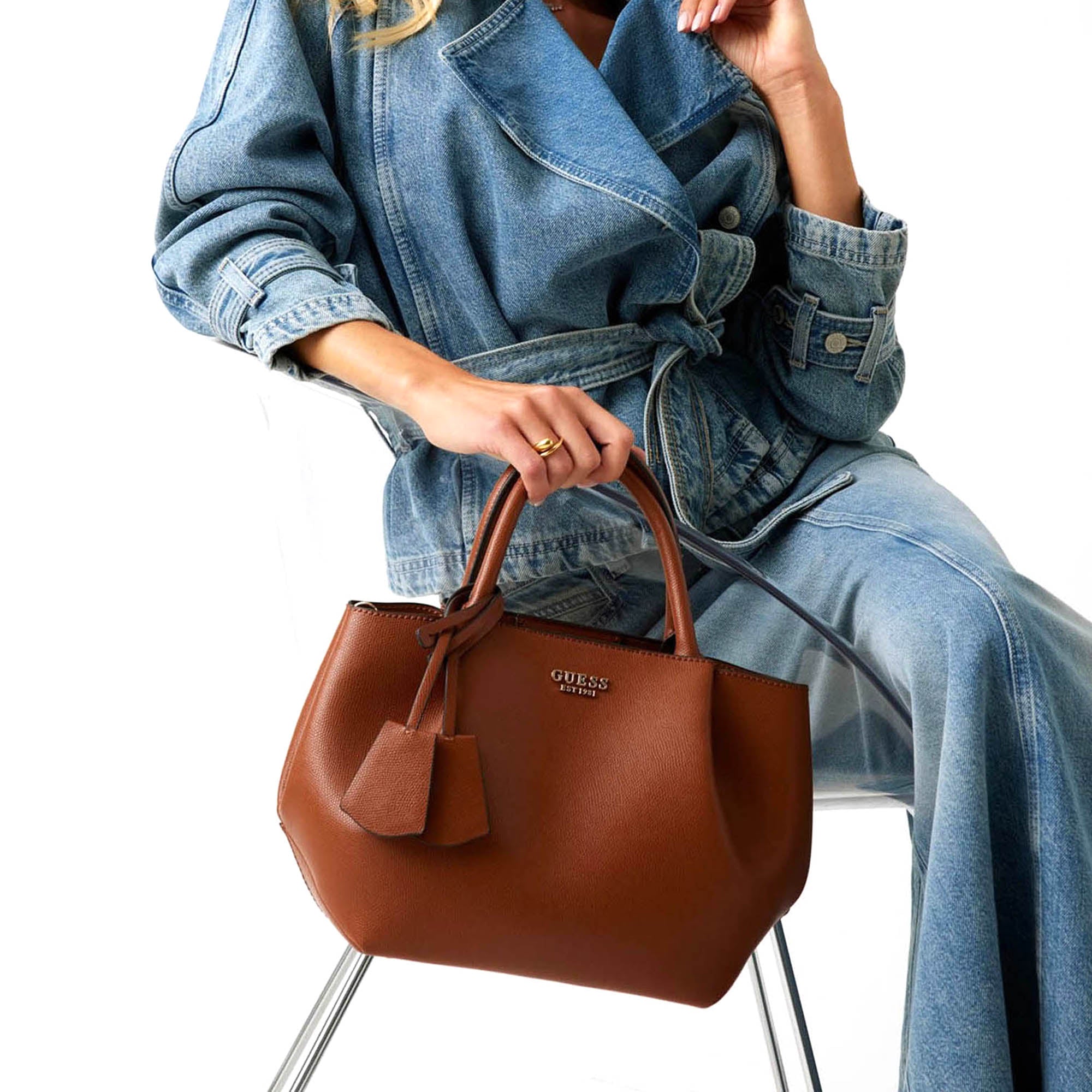 __CITYMODA_UPLOAD__ filename=I1GUESHWBG7898060COG_4.jpg; md5=a820061ab573bea762634e66aa913603