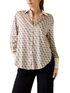 Camicia maniche lunghe Guess donna modello Alexandra stampa 4G allover beige