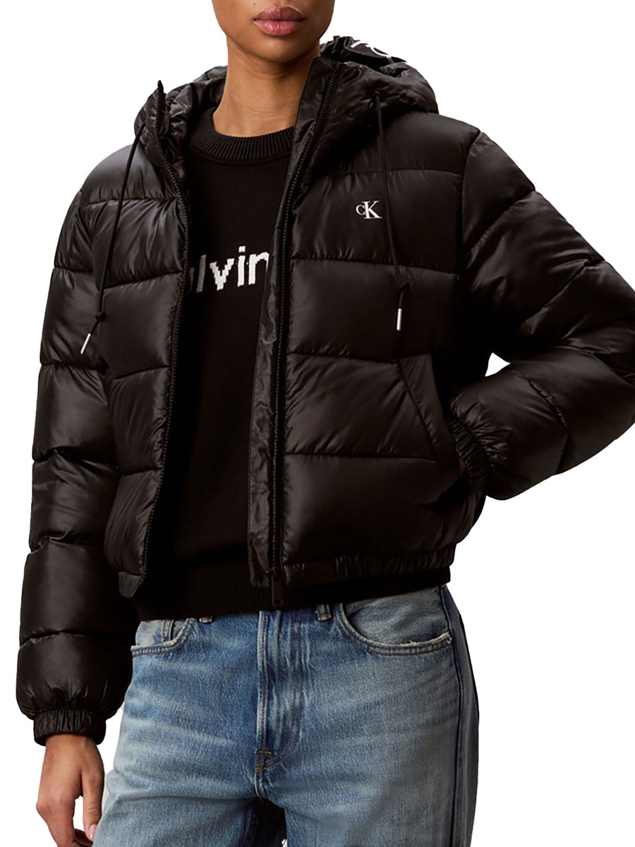 Piumino Calvin Klein Jeans donna corto con cappuccio e logo nero