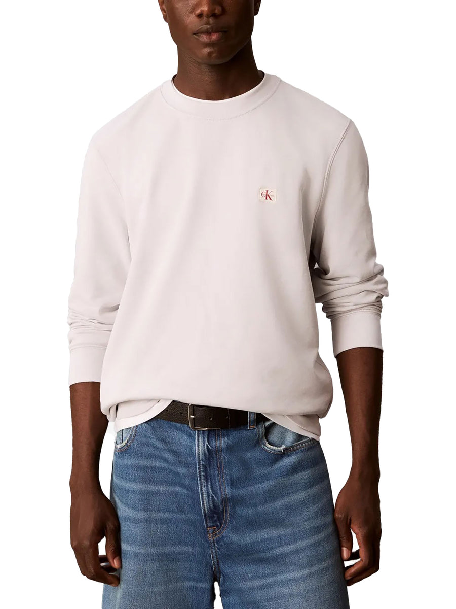 Felpa Calvin Klein Jeans uomo girocollo con badge logo grigio chiaro
