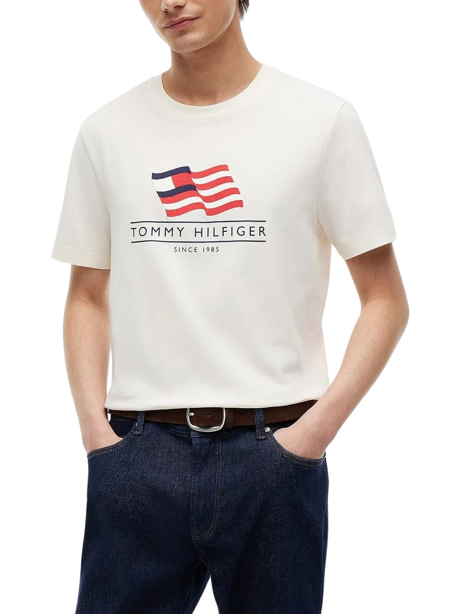 T-shirt Tommy Hilfiger uomo girocollo con grafica main flag avorio