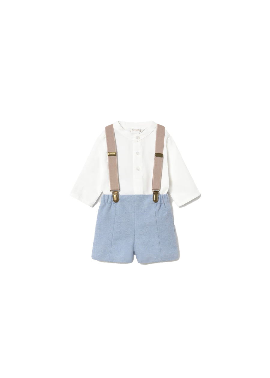 Completo Mayoral neonato camicia e shorts con bretelle celeste